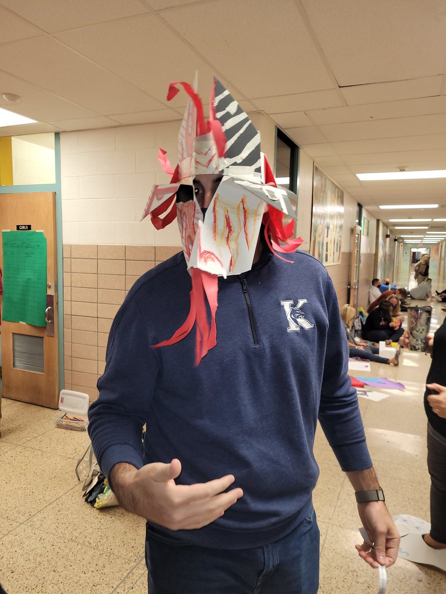 CEColeArt's tweet photo. #taskparty fun at our BCAT common in-service today! Letting our creativity fly. @muhlsd #muhlarts https://t.co/bsD9TdM9S1
