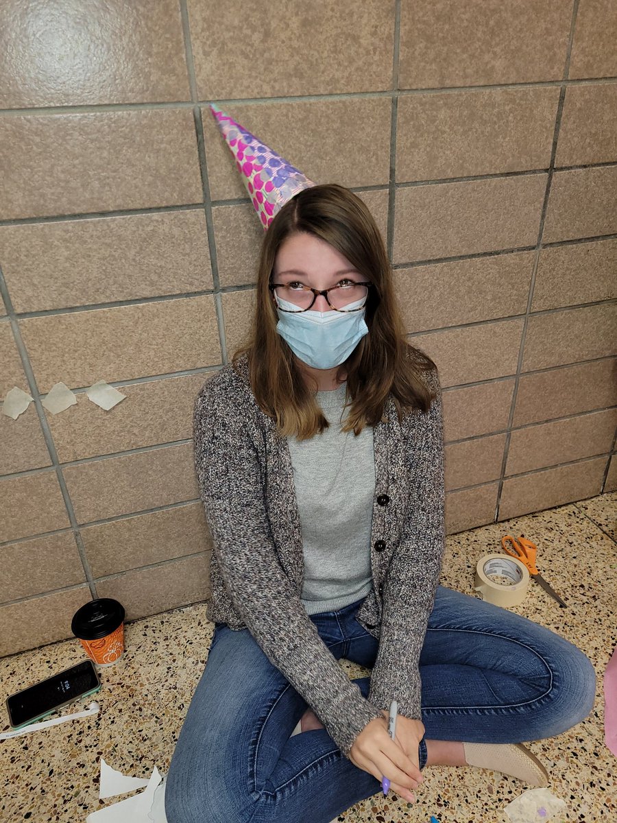 CEColeArt's tweet photo. #taskparty fun at our BCAT common in-service today! Letting our creativity fly. @muhlsd #muhlarts https://t.co/bsD9TdM9S1