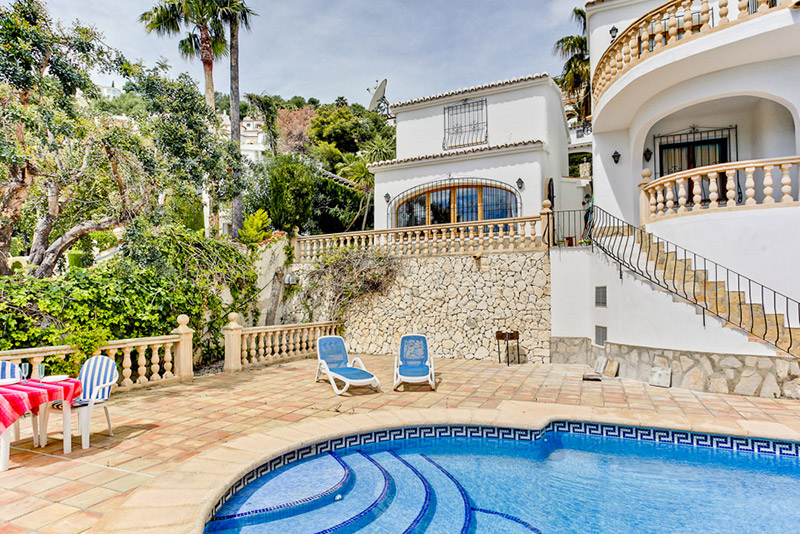 info_pearl's tweet photo. #somethingspanish
#Morairav #morairavillaforrent Villa Escondido in Moraira is a perfect couples hideaway. This one bedroom villa with huge pool (12 x 6 metres) &amp; fab sea views sits in the grounds of a beautiful villa. #morairaprivatepool #somethingspanish #villatorentinMoraira https://t.co/WBqQcuXESE