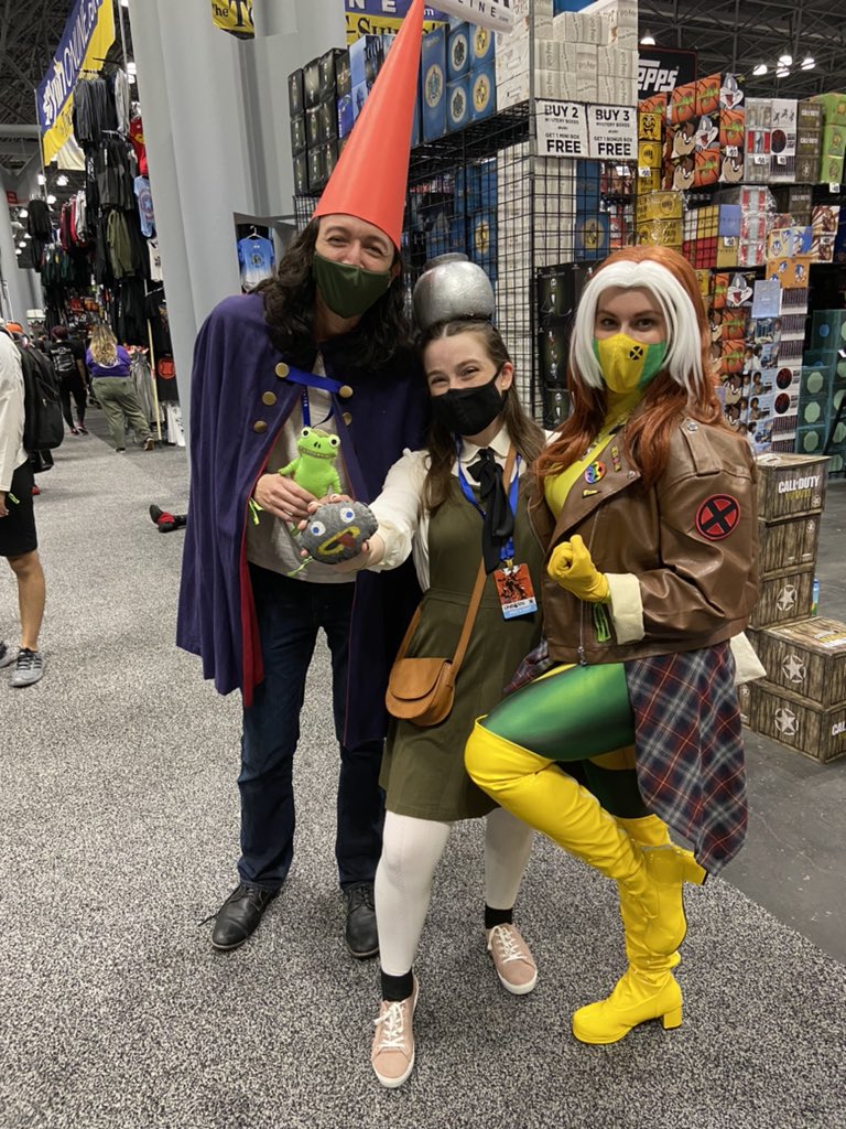 am_forst's tweet photo. I just want this photo to reach this absolute power duo because they made my con! #NYCC #NYCC2021 #overthegardenwall #jasonfunderberker #thatsarockfact #cosplay https://t.co/GNDhOAmjUo