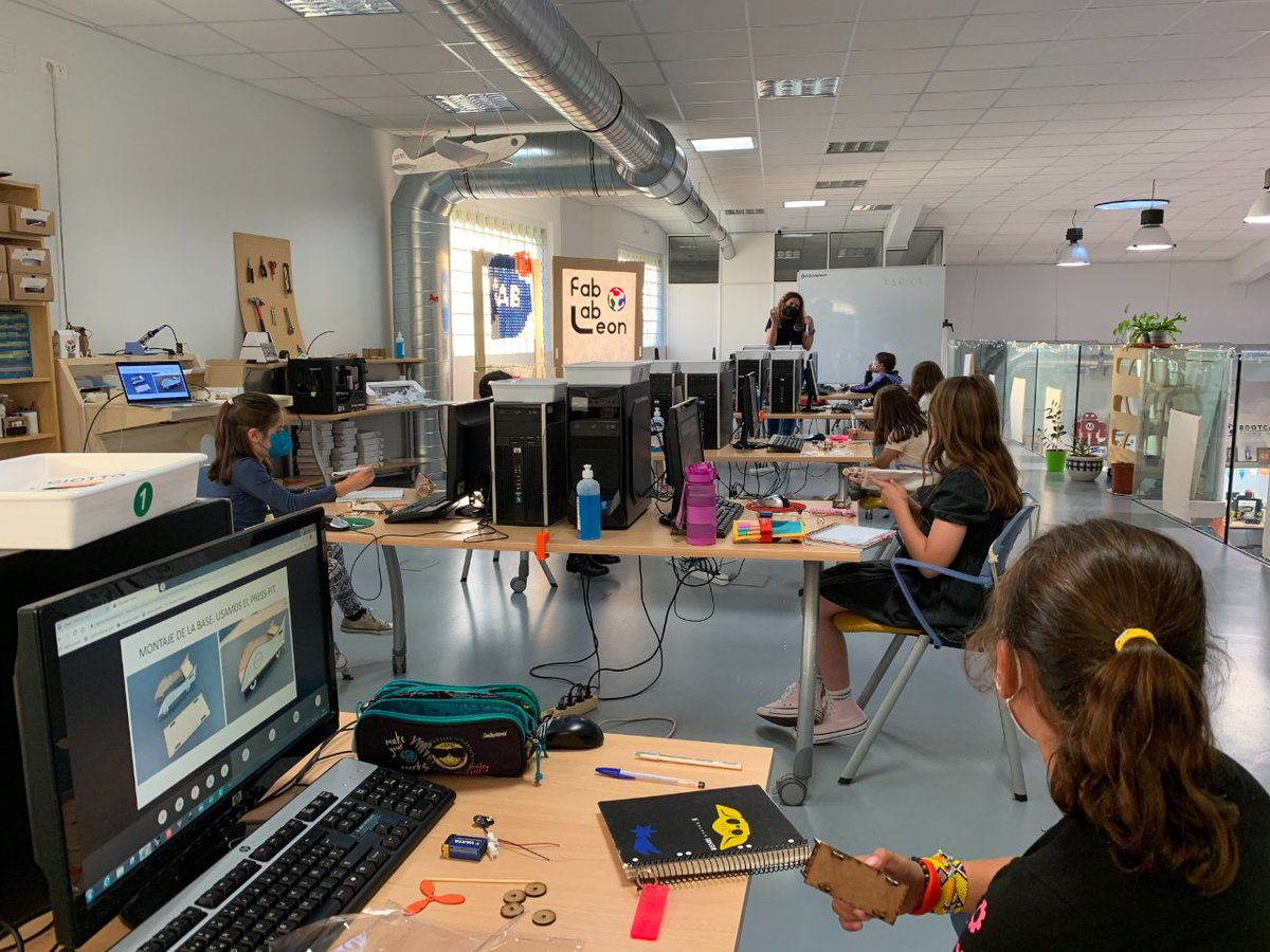 FabLabLeon's tweet image. Los más pequeños de las Extraescolares de @FabLabLeon han comenzado el curso con muchas ganas. Recientemente han aprendido electrónica, diseño 2D...
Aún queda alguna plaza; si quieres más información. 🔽
mtr.cool/jhzmvhsrrr
#leonesp #extraescolares #fablableon