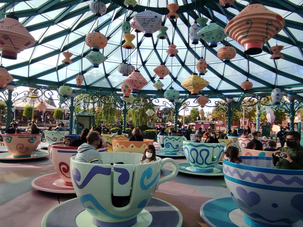 ForoNeverland's tweet photo. Esta atracción es una imprescindible en el parque para nosotros, tenéis alguna que sea imprescindible? 🥰 #disneylandparis #DLP #disneyparks #DisneyParksLIVE https://t.co/uezBBoLvXl
