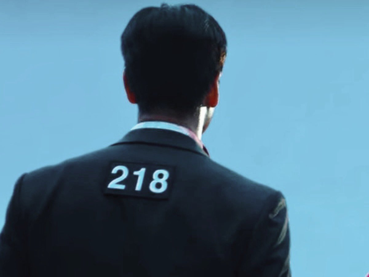 myvillaneve's tweet photo. even his back is so sexy https://t.co/Xp2LZxGJKu