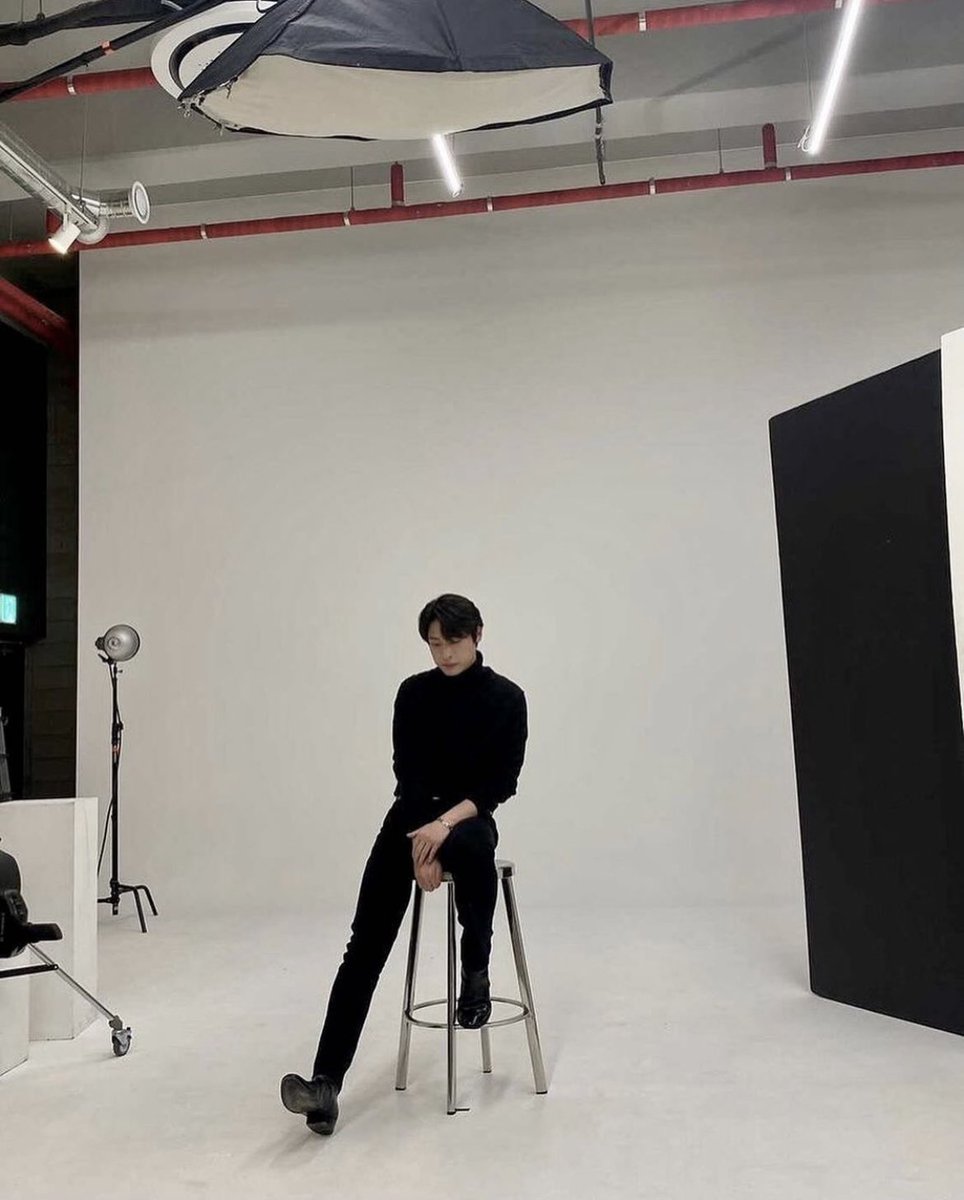 RepeatNRepeat's tweet photo. 프로필 찍었나봐,,,, 설레 https://t.co/bO5syvER0A