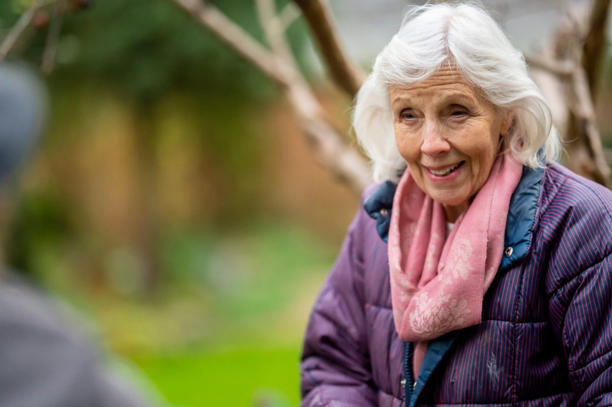 #MemoryLoss can be frustrating and difficult to cope with.@alzheimerssoc have put together a ‘memory handbook’ that’s filled with suggestions from people who have problems with their #memory. Find what works for you >bit.ly/2YnnSp0

#DementiaResource #FreeResource