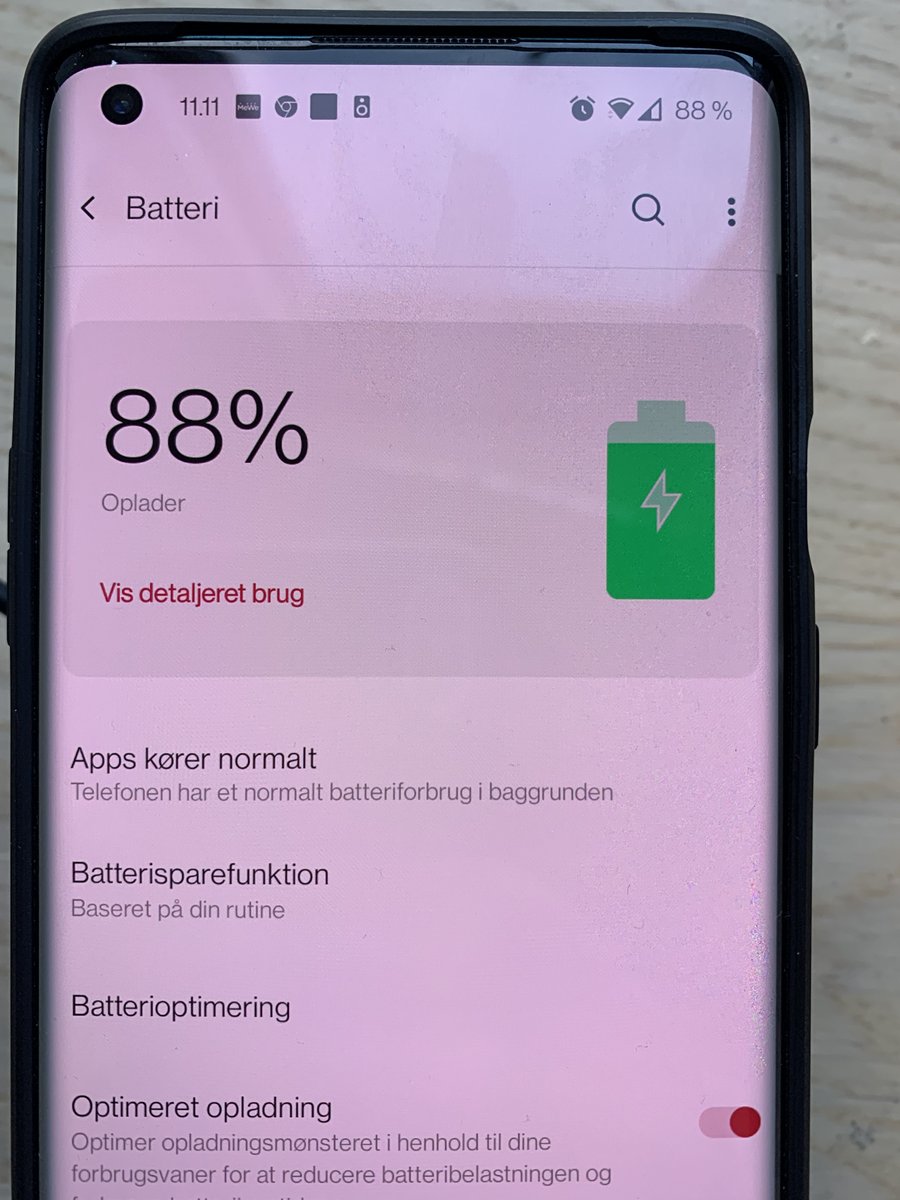 cbjerg's tweet photo. @QuadLockCase Just bought the wireless charger to test out with my Universal Adapter on my OnePlus 8 Pro. It works perfectly, even with thick case... Been wanting one for ages so I'm over the moon. Now I need to get one for the car :) https://t.co/sFI7PbikBx