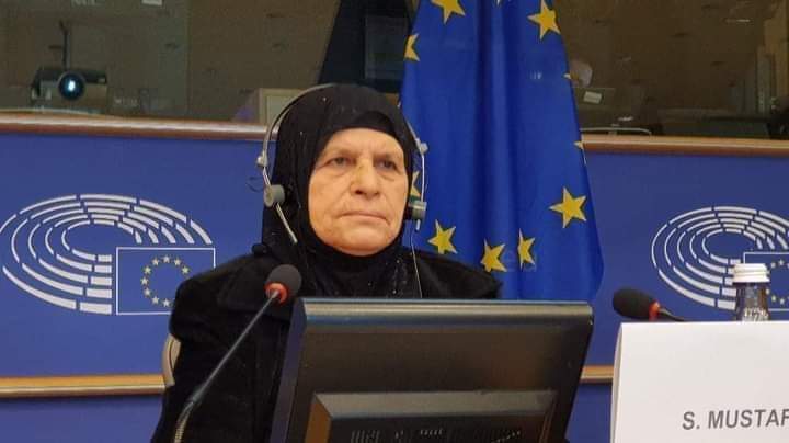 Bnav31016375's tweet photo. Kuştina wê min carekê di êşîne, Lê kuştina wê bi vê şêweya kirêt û hovane, Di rojê de hezar caran min dikuje.Tenê guleyek di serî de, Ya jê di dil de bese ku mirov were kuştin ?Çima wisa nekirin? 👉🏿 https://t.co/1hs7bP3TcA