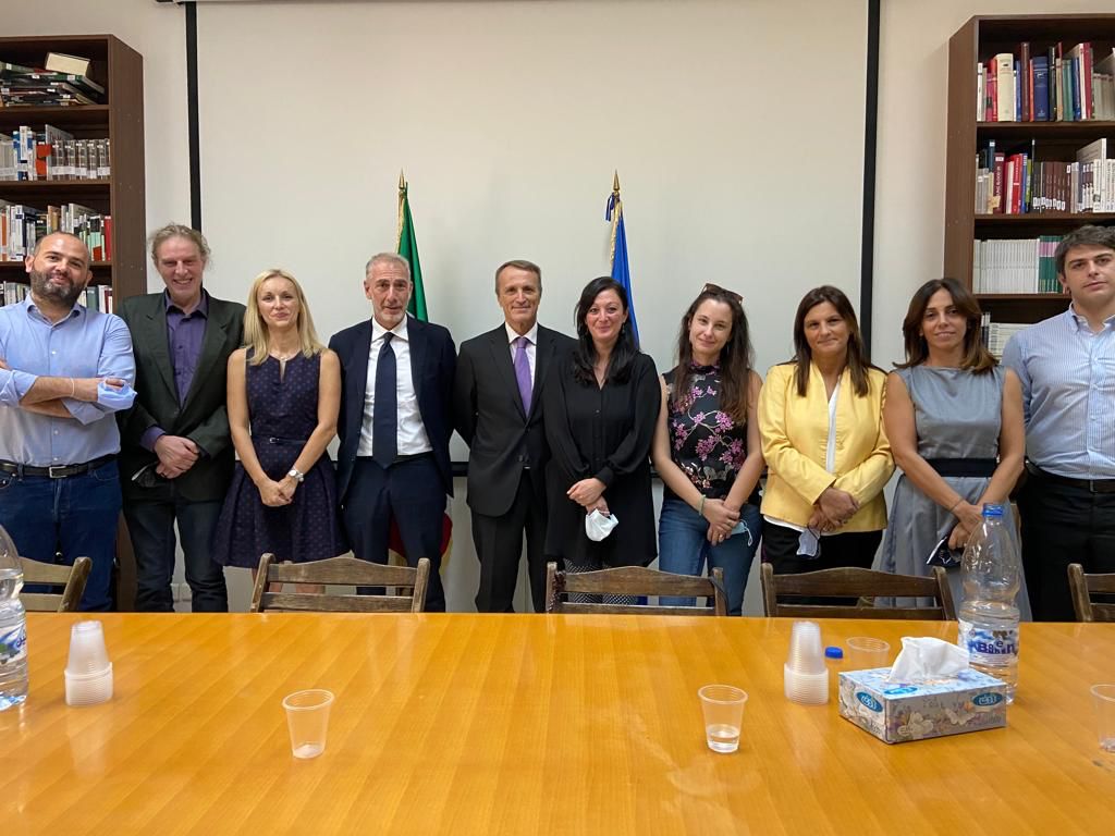 coopita_beirut's tweet photo. Damasco riunione tra Direttore @aics_it @LucaMastripie2, Incaricato d’Affari Siria D’Antuono @maxdantuono, Direttrice AICS Beirut Piermattei e @coopi @fondazioneAVSI #TDHIT @weworldglobal #WWGVC #Armadilla @intersos finanziate dalla Cooperazione Italiana @cooperazione_it #Siria https://t.co/Bpx2DMmyXQ