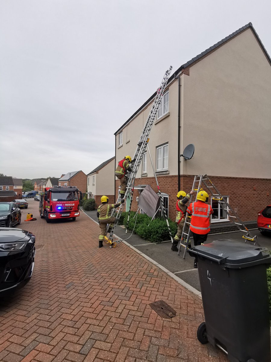 blados's tweet photo. Funtastic response from Nuneaton crew of @WarksFireRescue today! Domino the cat stuck on the top of the roof and we ran out of the options. Thanks to the help of @RSPCA_Frontline, Fire &amp; Rescue team were engaged and helped. Once again BIG THANK YOU! PS Domino is well. https://t.co/F3eKSh1eDv