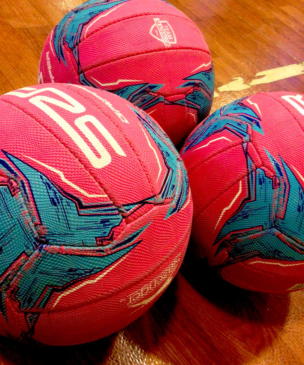 NansenSchool's tweet photo. 4KT - During our PE lesson today we played ‘Netball’ and used the skills and techniques that were taught over the past few weeks. Chest pass, overhead pass and bounce pass. #welovesports #Netball #Nansen #keepingfit #chestpass #pivot #overheadpass #bouncepass🙃👍🏽 https://t.co/RqvgmVfmAy