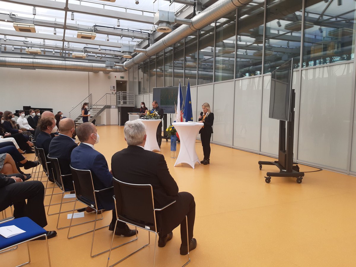 RICAIP_EU's tweet photo. Today, we are celebrating together: at the festive premises of @CVUTPraha, our @CIIRCCTU team and the @muni_cz team are getting the 🇪🇺 Citizen's Prize 🏅 2019 &amp; 2020 of the @Europarl_EN from hands of @charanzova for 2 great projects - #RP95 Protective Half Mask &amp; #MUNIPomaha 👏 https://t.co/O0jVEk4Os2