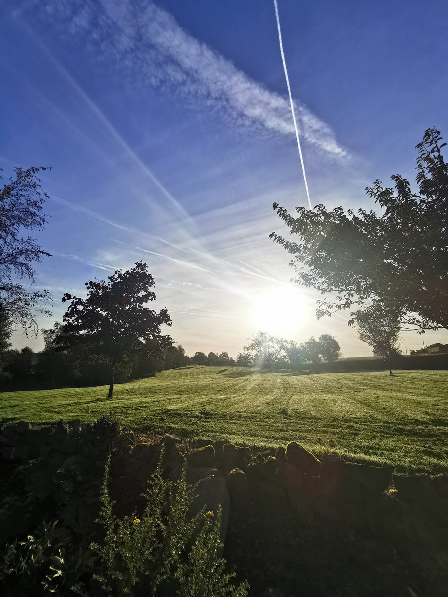 Good morning from Stirk House! ☀️🥰 #beautiful #MondayMorning #countryside