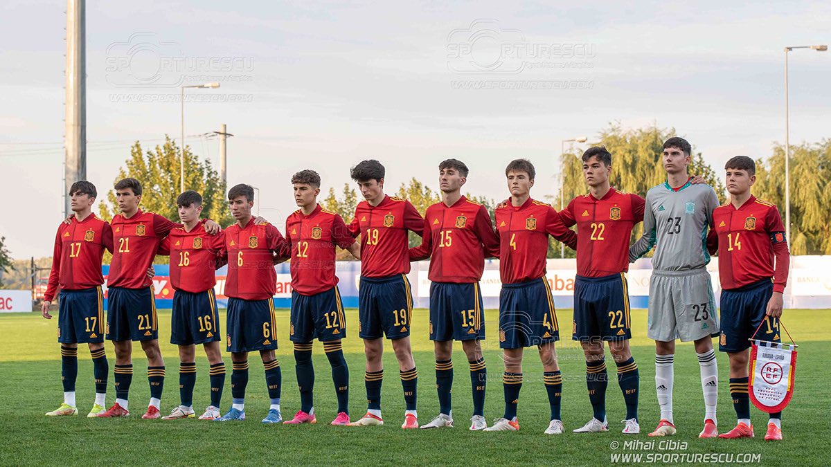 Es un honor poder representar a mi país, feliz por mi debut con la <a href="/SeFutbol/">Selección Española Masculina de Fútbol</a> 🇪🇸