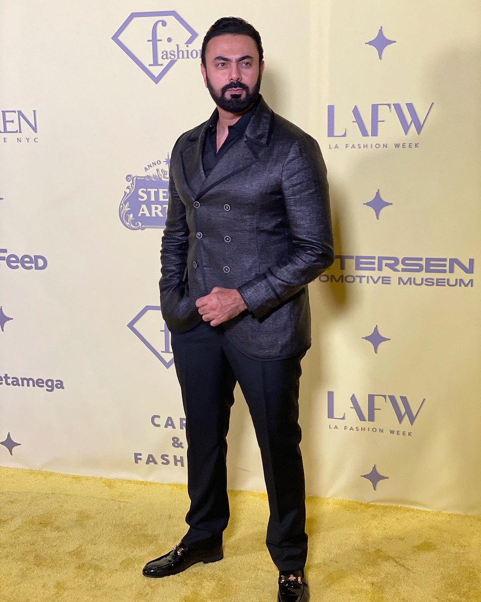 mokarimstar's tweet photo. @LAFW
𝐋𝐀 𝐅𝐚𝐬𝐡𝐢𝐨𝐧 𝐖𝐞𝐞𝐤 ✨💫 
اسبوع الموضه في لوس انجلوس 

#lafw #losangeles #fashionweek 
#Mohamedkarim #mokarim 

#لوس_انجلوس #محمد_كريم https://t.co/tFtsB40QtW