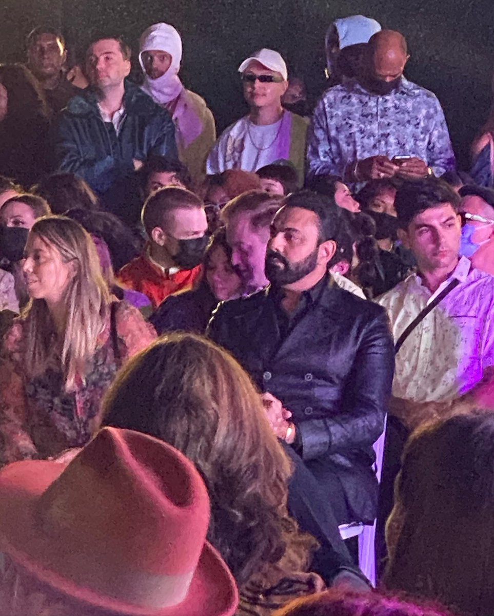 mokarimstar's tweet photo. @LAFW
𝐋𝐀 𝐅𝐚𝐬𝐡𝐢𝐨𝐧 𝐖𝐞𝐞𝐤 ✨💫 
اسبوع الموضه في لوس انجلوس 

#lafw #losangeles #fashionweek 
#Mohamedkarim #mokarim 

#لوس_انجلوس #محمد_كريم https://t.co/tFtsB40QtW