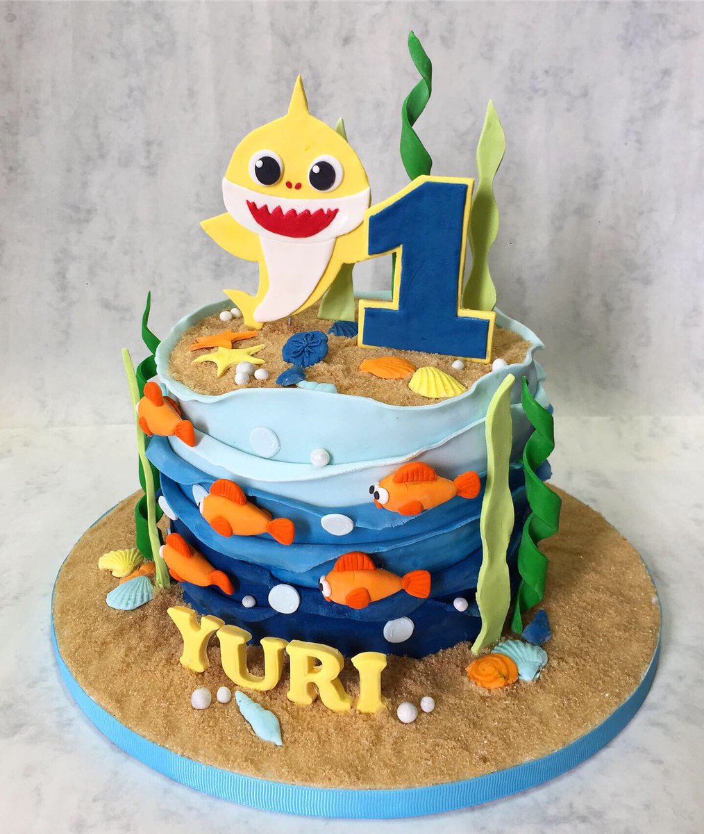 Bakeacakemv's tweet photo. Baby shark, doo doo doo doo doo doo 🦈 

#cake #babysharkcake #birthdaycake #underwatercake https://t.co/b9uacVaImn