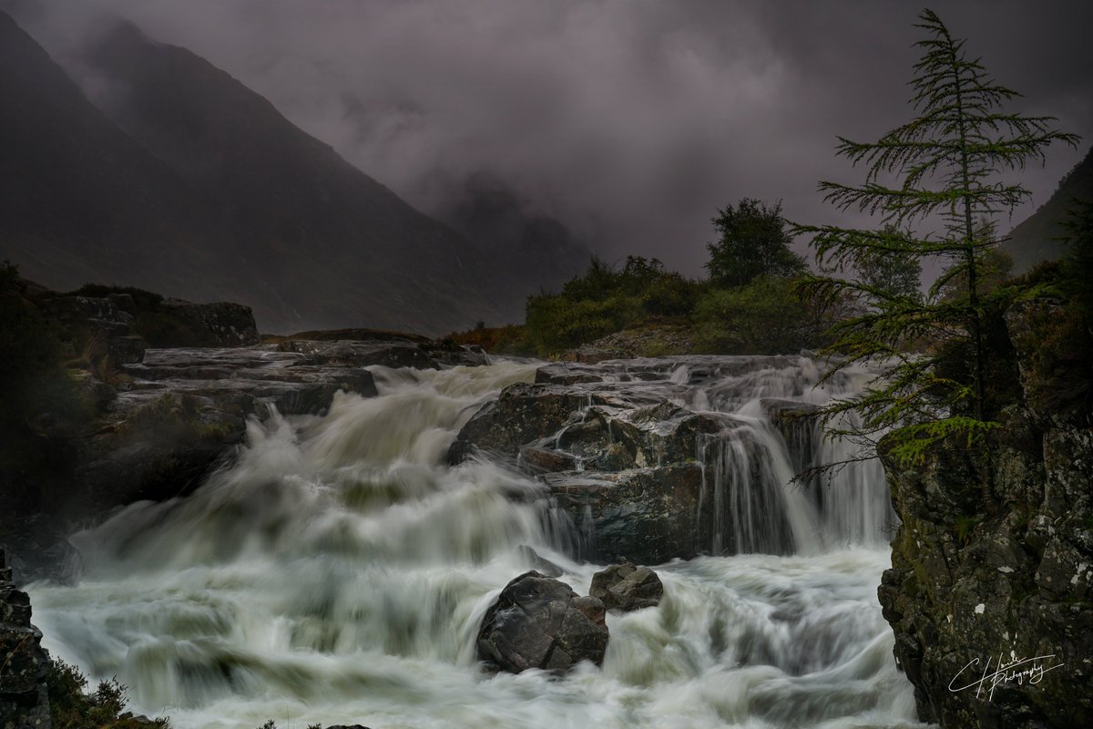 CHPhotography15's tweet photo. This is Glencoe!
Rain, Wind, wet and moody! yes!
@VisitScotland @DiscoverGlencoe @ScotsMagazine #yourscotland #glencoe #moody #dark #rivercoe #highlands #scotland #rivercoupall https://t.co/wsoWOnJZb1