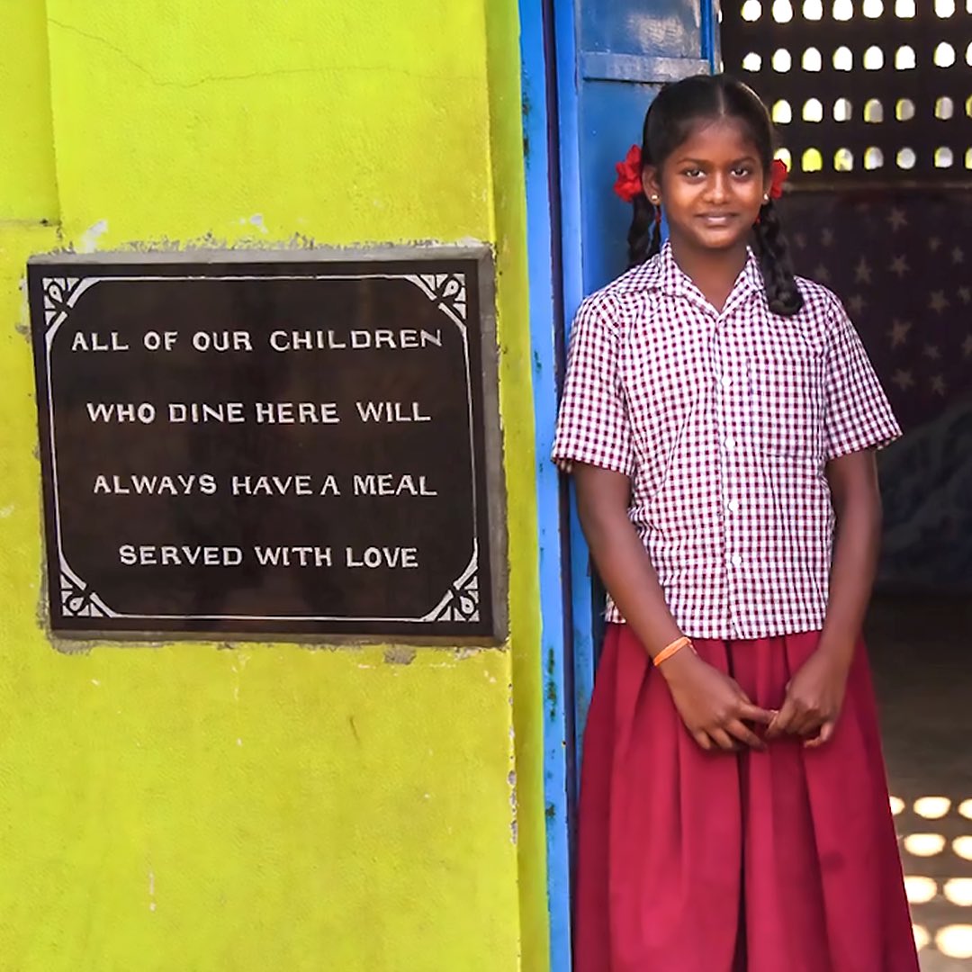TheBodyShopIND's tweet photo. This International Day of the Girl Child, support girls to continue with their education. Donate Rs 20 or more via https://t.co/f1W1GFltHW or in our store and we will match the amount to help the education and healthcare of girls.
#TheBodyShopIndia #TBSInd #LightALittleLife https://t.co/nkWa5KZGlB