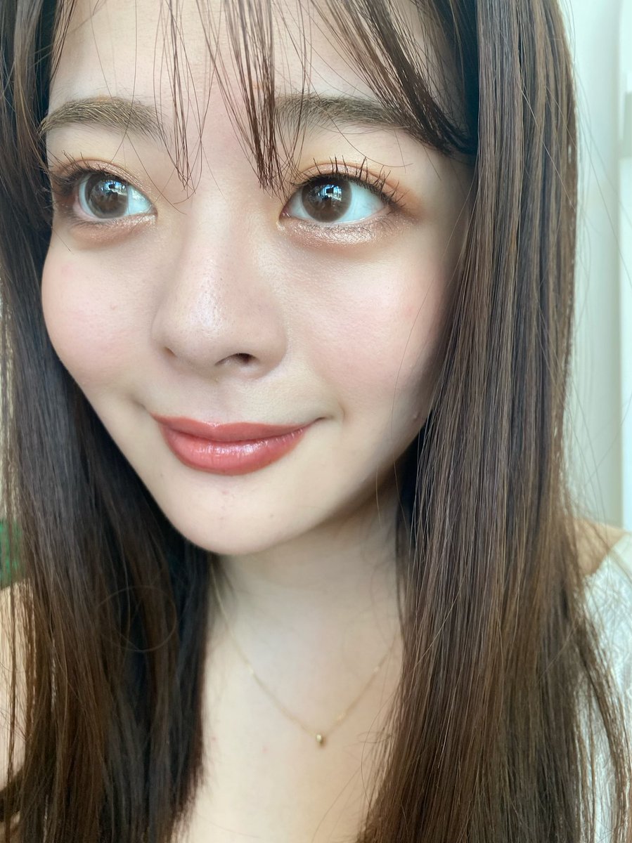 momochi661's tweet photo. 元々お肌が綺麗な方は、今のこの肌状態で「調子良い！」に入らないのかもしれないけど、

コンシーラー無しファンデのみで通常カメラで撮れるお肌になれただけで本当に嬉しいし、大きな成長すぎる、、

まだニキビ跡あるし小さなニキビもあるけど、コスメで隠せるようになっただけで涙が出るほど嬉しい https://t.co/cr78naNoJ2