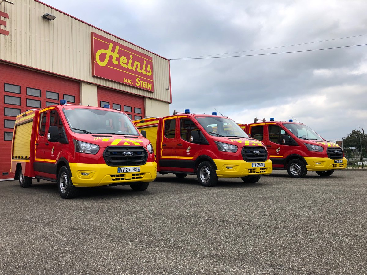 sdis67's tweet photo. Les #Pompiers67 poursuivent le renouvellement de leur parc roulant avec l’acquisition de 2 FPTSR #GIMAEX sur châssis @ScaniaFrance P280 et 3 VPS #HEINIS sur châssis Ford transit. Ils seront prochainement mis en service dans leurs centres d'incendie et de secours respectifs. https://t.co/g86TP7uLg8