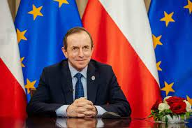 JoannaDarc_2_0's tweet photo. @pisorgpl @MRiPS_GOV_PL @MarlenaMalag widzicie różnicę, #thebil e?

***** ***! https://t.co/2qeYhY8ofl