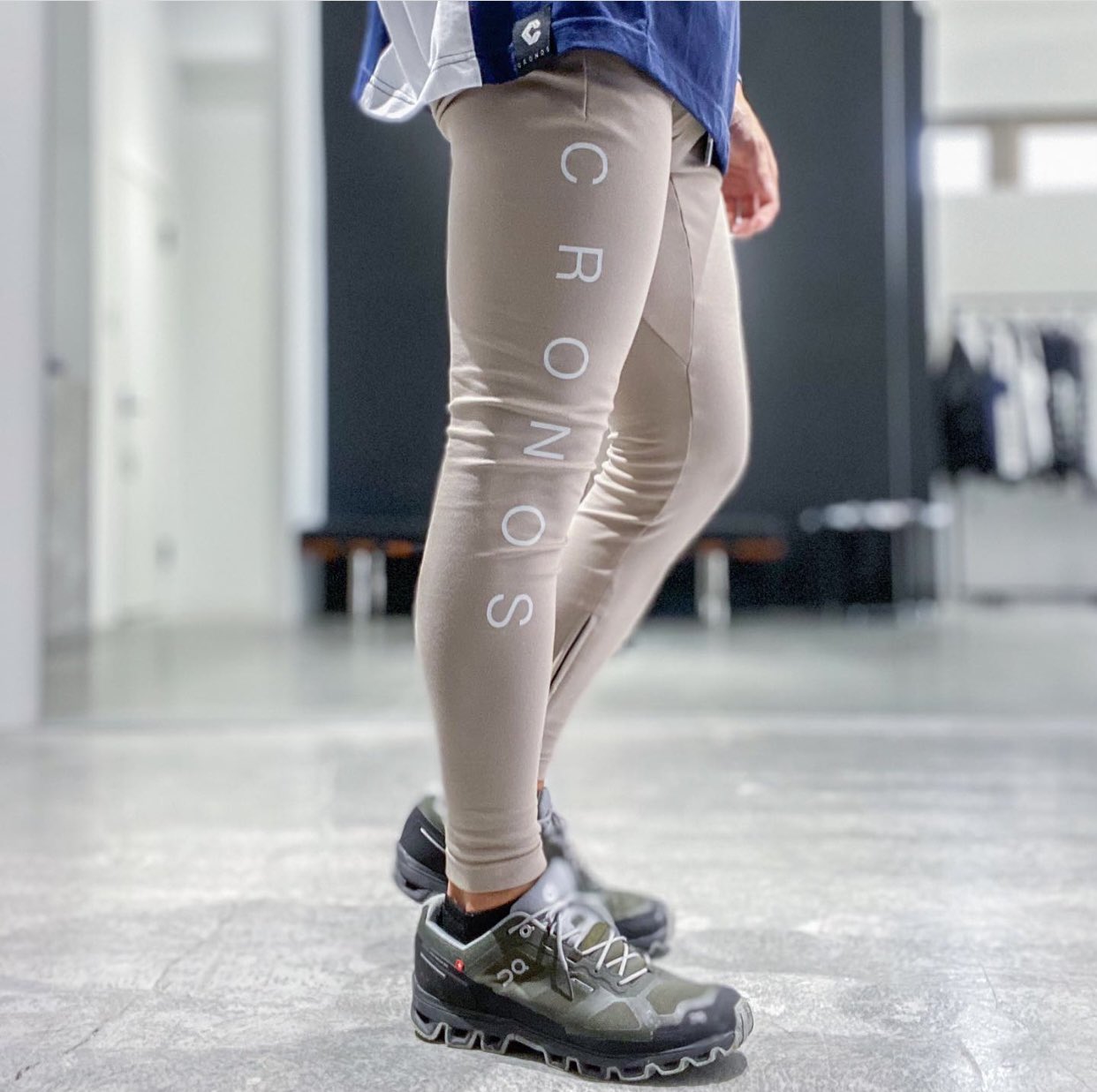 安心の定価販売】 クロノス ロングパンツ agapeeurope.org