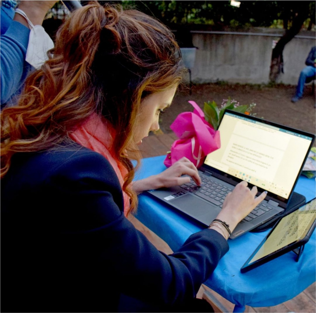 #IoTiAscolto: Primi passi per conoscere la NeuroFibromatosi 2
Alessandra Romano, autrice de “I Fuggiaschi di Padova” ricorre ad ausili elettronici per “leggere” le domande e scrivere le risposte.
Sostieni la ricerca, acquista “I Fuggiaschi di Padova”:
amzn.to/3kBNzuM