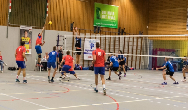 Simpele zege voor volleyballers Vives  #ijsselstein #volleybal -  zenderstreeknieuws.nl/nieuws/sport/2…