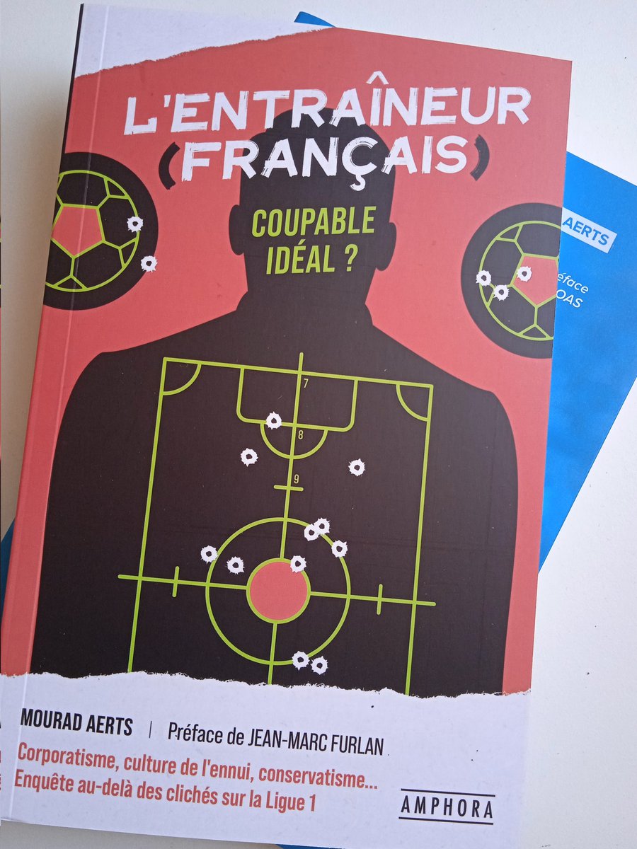 FCMarseille's tweet photo. Gagnez le dernier livre de @MouradAerts "L'entraîneur français, coupable idéal ?"
Retweet ce tweet et follow @FCMarseille et @EditionsAmphora. Tirage au sort demain soir. https://t.co/pBDuHCWF2M