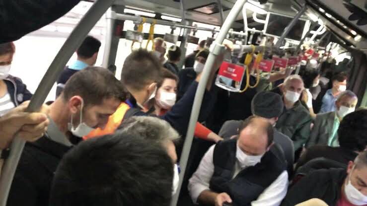 Ataturkgenclerl's tweet photo. Ey âhali,üsttekiler,ülkeyi yönetmeye çalışanlar her neyse biz ölmek istemiyoruz anladınız mı! canlarımızla dalga geçemezsiniz buna izin vermeyiz “Bilim kurulu topalantıları online yaparken biz niye virüsle burun burunayız “#Hak #adlet #özgürlük #KabinedenOnlineKararı https://t.co/l1FkgIEWrX