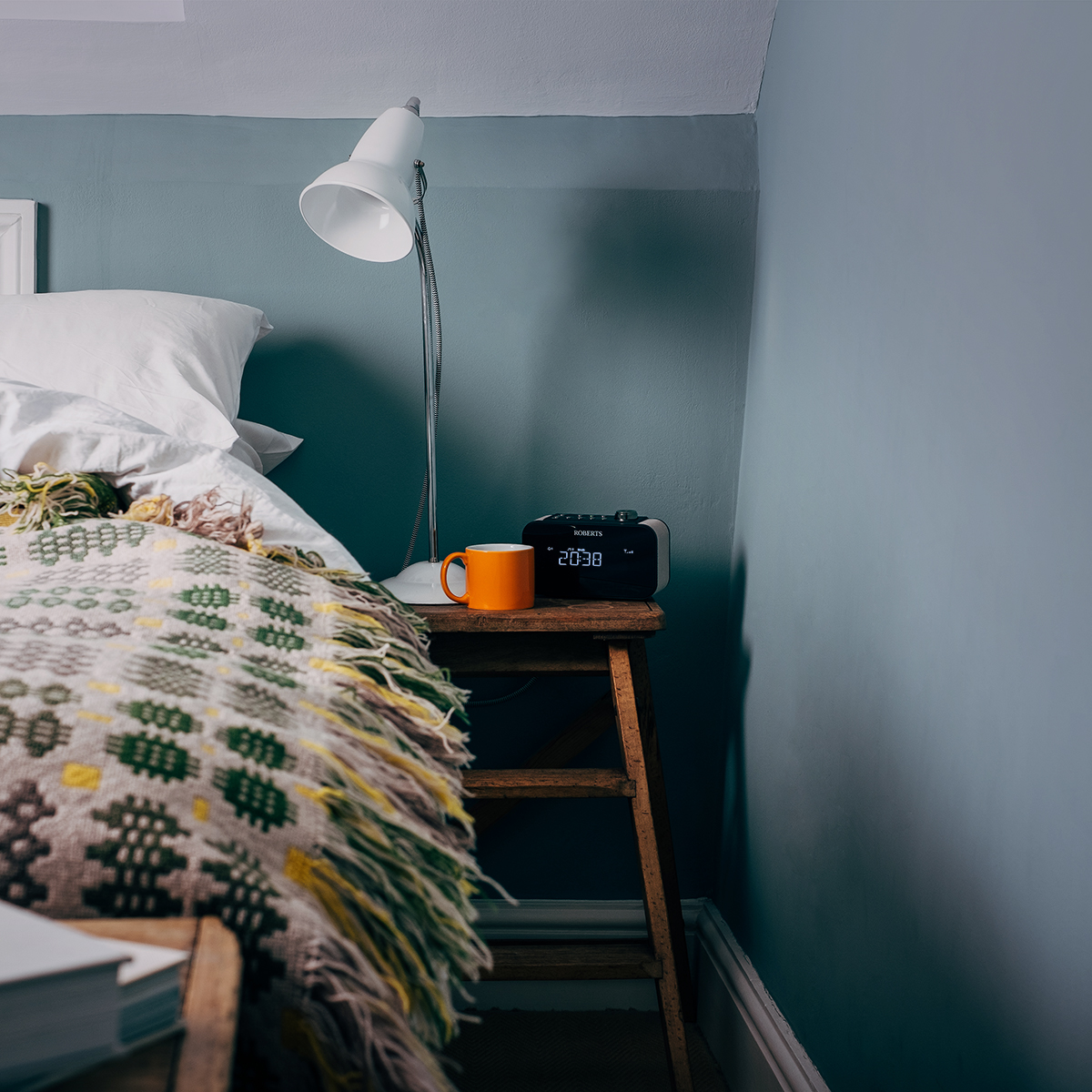 RobertsRadioUK's tweet photo. Monday, done! We're turning up the relaxation this evening, listening to our favourite radio station in our favourite place...

#Evening #Radio #ClockRadio #RobertRadio https://t.co/4CcXhJjCWq