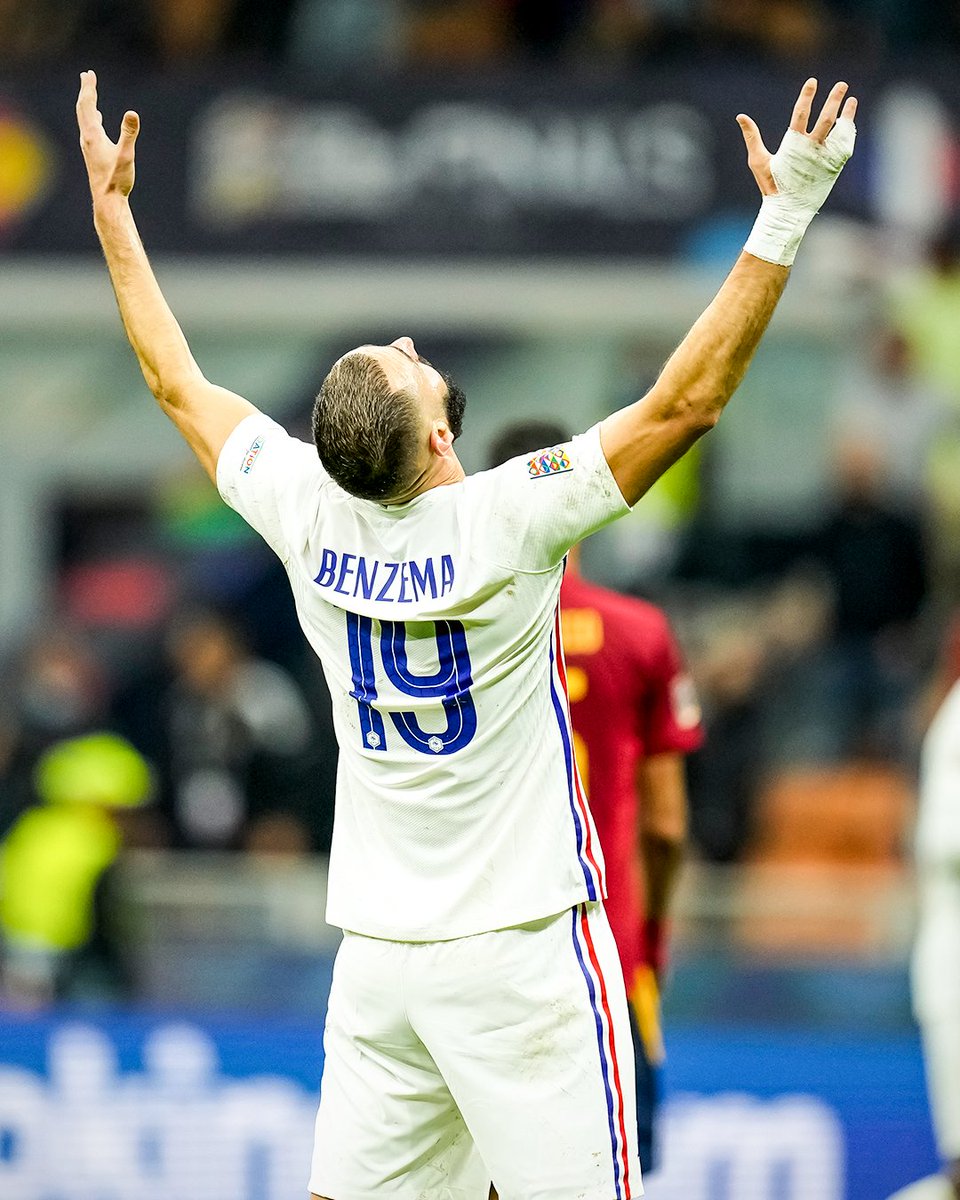 brfootball's tweet photo. 🏆 Real Madrid (19)
🏆 Lyon (7)
🏆 France (1)

Karim Benzema has now won 27 trophies, the most by any French player in history 💥 https://t.co/u1xNN0XL03