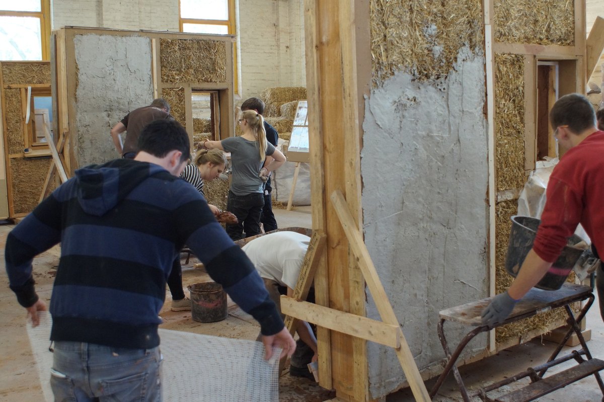 BurchertMichael's tweet photo. This semester of architecture-urban planning @ Uni Stuttgart is themed Building without Concrete. #BauenohneBeton
What if you had already learned about proper building methods during your studies? Like the student organized HAWK Hildesheim workshop @ #nznb https://t.co/gQPPMGfdz9 https://t.co/S0kY7G0ICd
