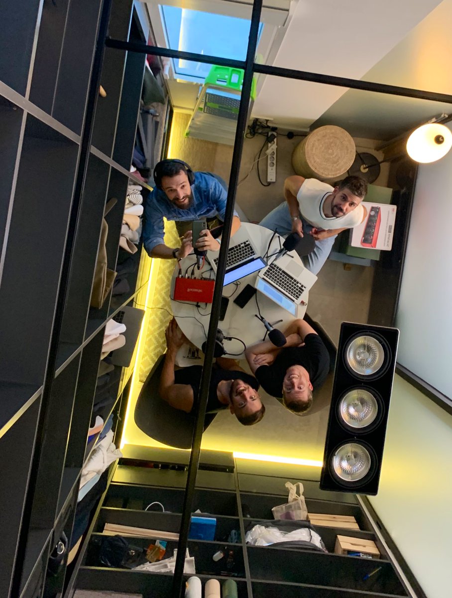 artecompacto's tweet photo. DOS HOMBRES QUE SE QUIEREN. A través de los inseparables Orestes y Pílades hablamos en el podcast de la necesidad de tener referentes LGTBIQ+ en el arte y en la vida. Hemos grabado –ojo a la paradoja– dentro del armario de @enriquealex y @olivamarquez

🎧 https://t.co/ZkfVo6c9mr https://t.co/lcg2Z73WA2