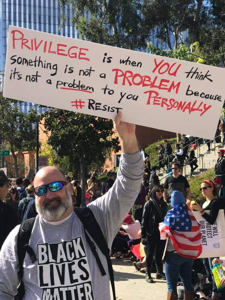 heeeyitsjp's tweet photo. I heard that there are some school that requires their students to have 2 or more device. That's so anti-poor. 🚫

#AcademicBreakNow #CheckYourPrivileges https://t.co/LoAXd7scHz