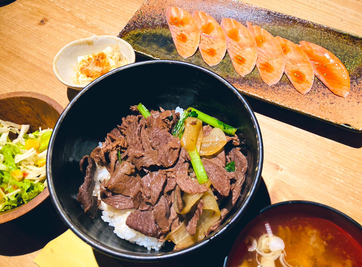 鹿丼とルイベ食べた✌✨
ヒンナでした!!! 