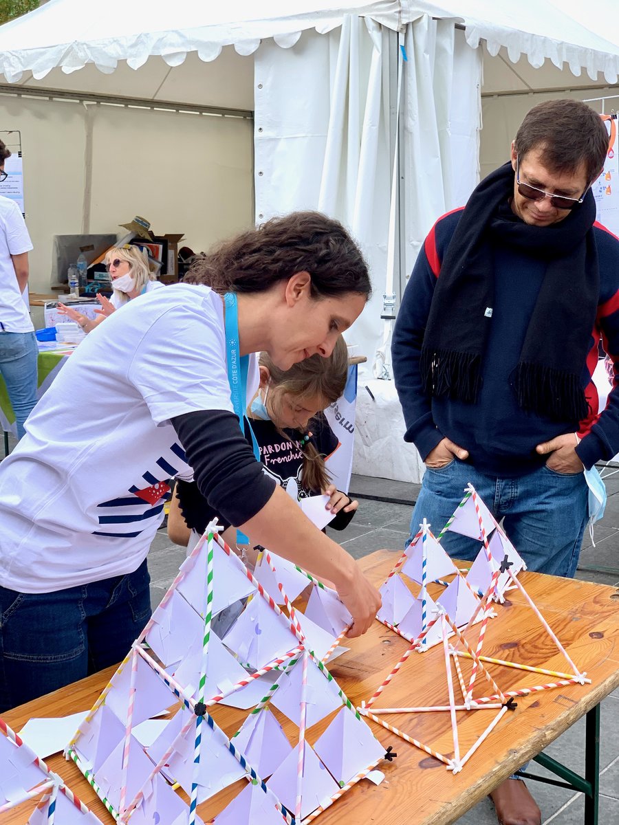 Mathemarium's tweet photo. 1/3 Énorme succès du stand #Mathemarium - «Experimenter les mathématiques» du LJAD ce samedi à #Nice06 #FDS2021. L’expérimentation et la fabrication sont au coeur de notre démarche d'appropriation des concepts et idées mathématiques par le + gd nb. #papermath #fablab #makerspace https://t.co/kyvTZs62on