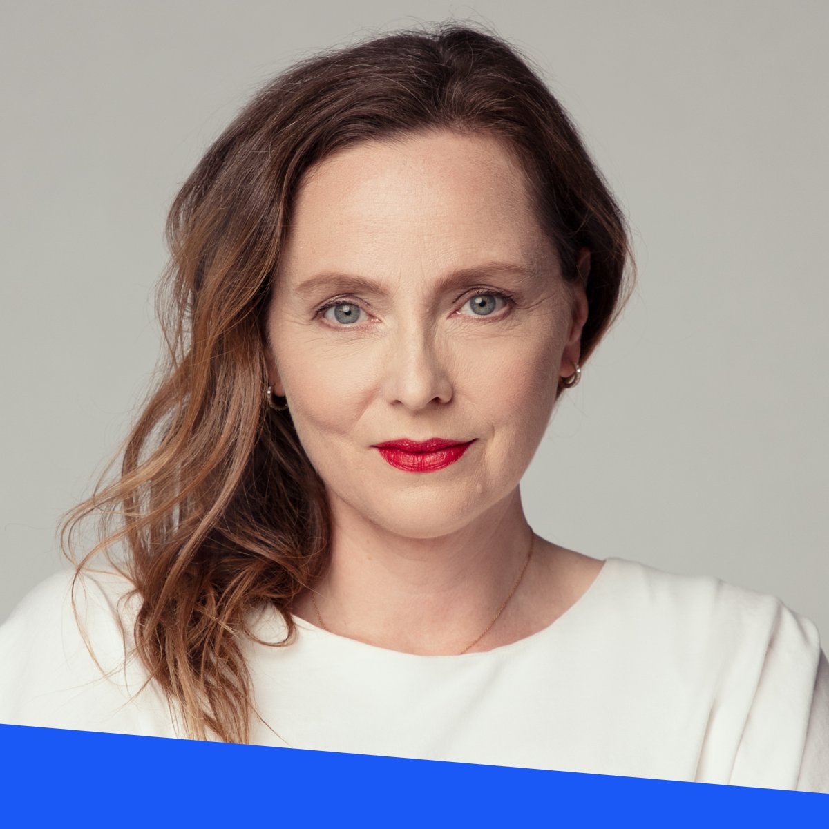 What's the community reading just now? <a href="/om_chanti/">Chantal Botana 🤙</a> is sharing  today what's on her shelf. 

Need some Radical Focus? Check out <a href="/cwodtke/">Christina</a>'s book. 

For more awesome recommendations, follow the link to Chantal's profile 👇📚
bit.ly/3jvWn4V

#bookrecommendations #Mondayreads