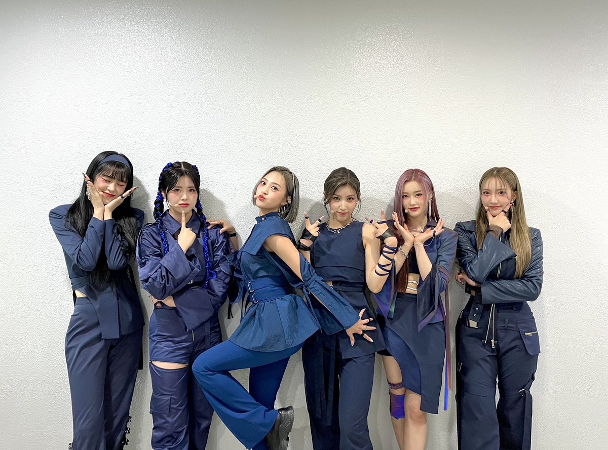 PIXYBRAZIL's tweet photo. 11102021- Atualização no twitter:
"Nós destruímos o palco, e consertamos 😳💙"
@official_pixy #PIXY #픽시 #TEMPTATION #PIXYTEMPTATION https://t.co/wbPKuZzlMF