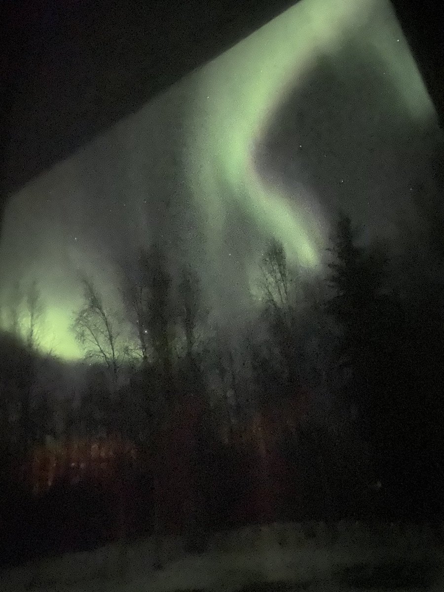 HeyLyss907's tweet photo. @AuroraNotify happening now in moose creek https://t.co/ERZduWmjG5