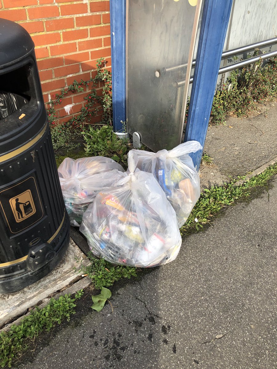 rh4hmw's tweet photo. Litter pick, fly tipping and blocked drains reported! 
#lovewhereyoulive https://t.co/BXW2TsKXdG