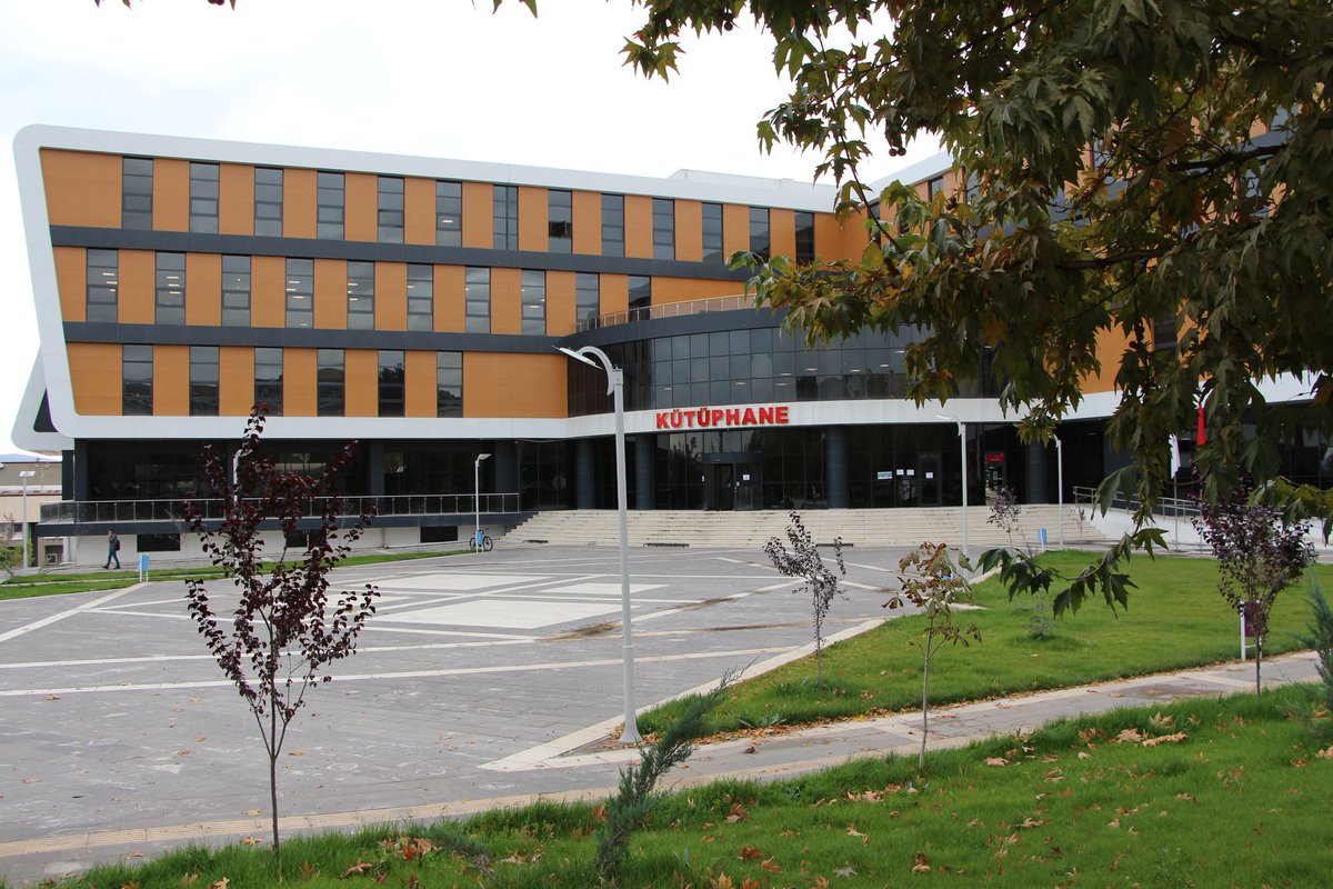 Sayın rektörüm, 
üniversitemiz öğrencilerinin bize bildirdiği yoğun ve ortak bir talep var ; üniversite kütüphanesinin 7/24 açık olması. Öğrenciler 16.45'de dışarıya çıkarıldıklarını beyan ediyorlar, ders çalışmak isteyen öğrenciler mağdur oluyor. 
<a href="/ProfGoktas/">Prof. Dr. Fahrettin Göktaş</a> <a href="/firatresmihesap/">Fırat Üniversitesi</a>