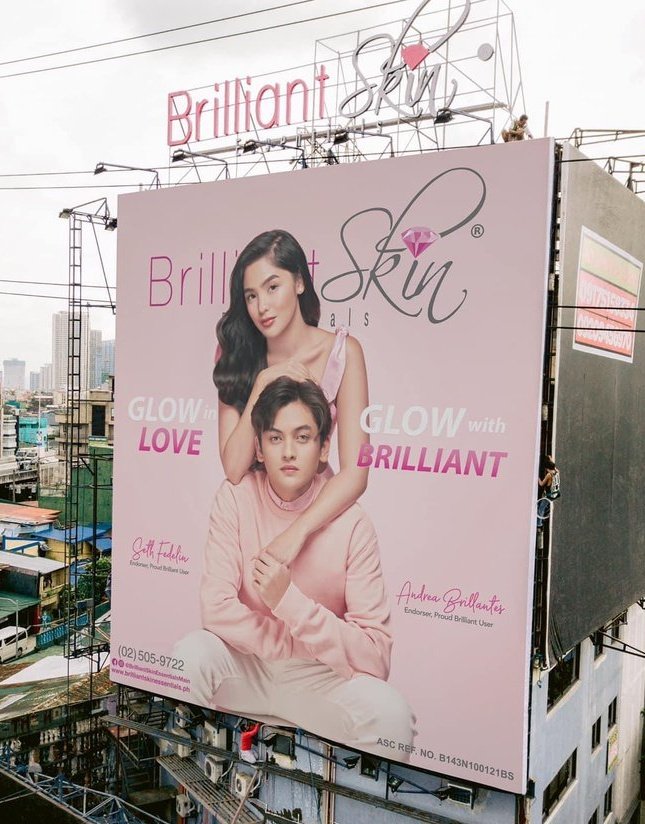 sethdreapexersg's tweet photo. Glow in Love Glow with BRILLIANT

Congratulations SETHDREA for another billboard 

THANK YOU SO MUCH 

@IamMissGlenda_ @brilliantskinph 
@iamandrea_b  @imsethfedelin 

#SethDreaBrilliantBillboard 
#SethDrea https://t.co/UCHx7YrXQF