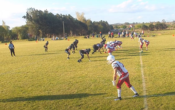 Os Troyanos dominam os Spartans e ficam com a última vaga no wildcard da <a href="/LUFAOficial/">LUFA🏈</a>. 🏈🇺🇾 futebolamericanobrasil.com/troyanos-domin…