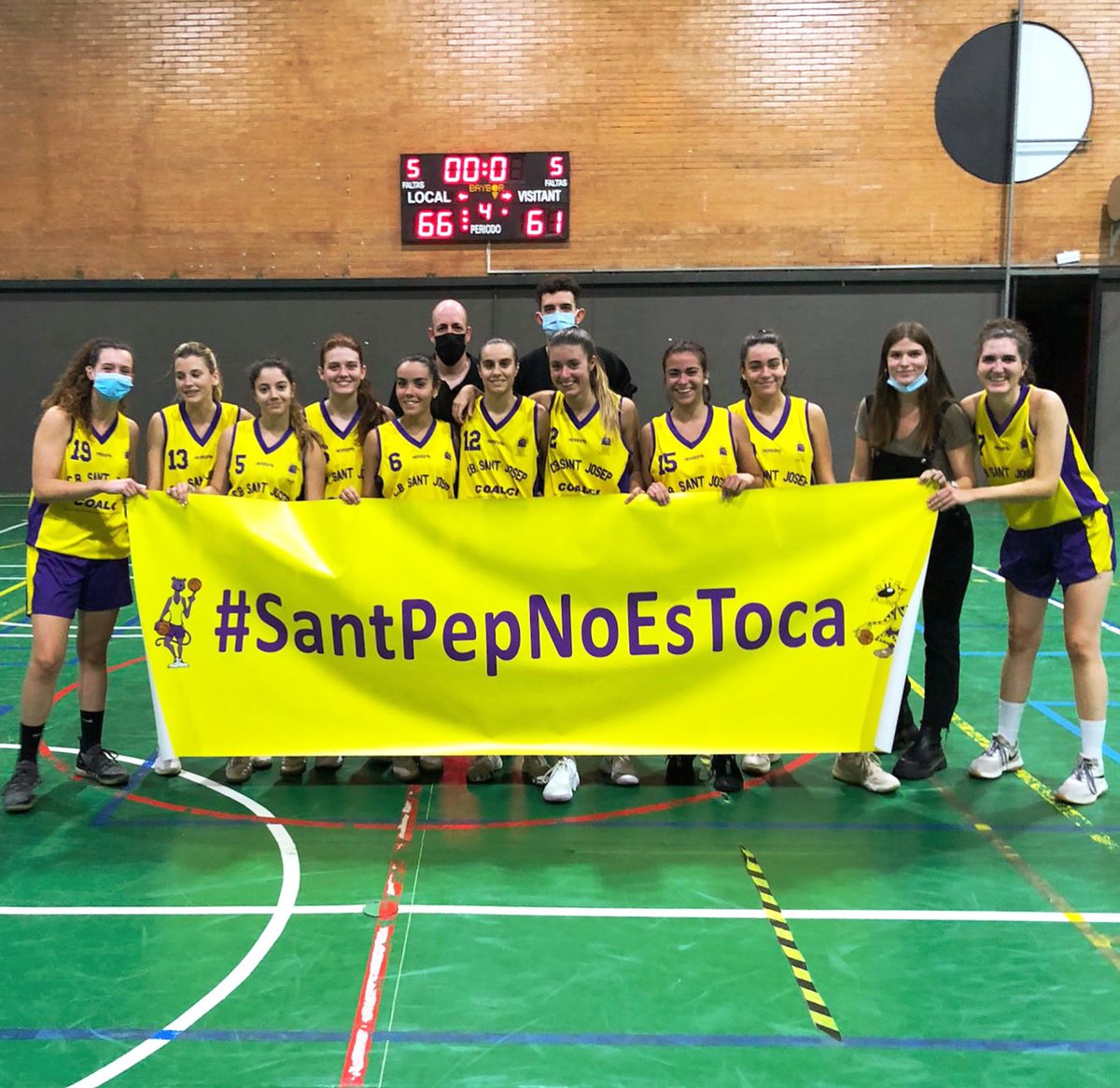 CBSantJosep's tweet photo. Molt content per totes les jugadores, que s'ho mereixien.”

Lamentem que el Círcol no aparegui a la foto de #SantPepNoEsToca

Seguim! (2/2)

#ADNSantPep https://t.co/rxm6wNiAez