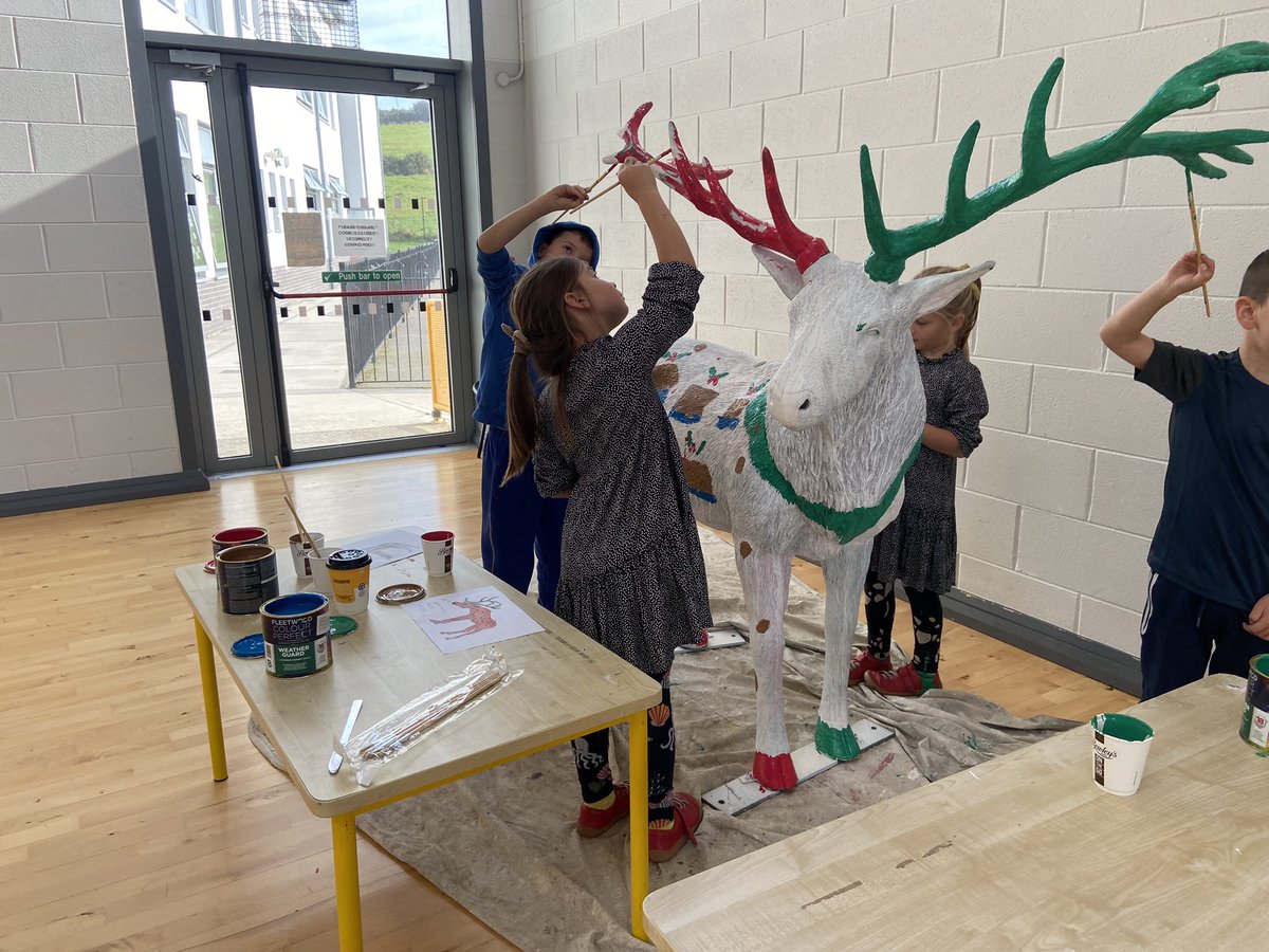 EtnsMidleton's tweet photo. It may only be October but there is not ‘one season’ for Community participation. Our Reindeer will be part of the Midleton festive decorations once again and we are thrilled to be part of our local community . #MidletonChristmas #Midleton #EducateTogether #MidletonLights https://t.co/b5ZoSf6FP7