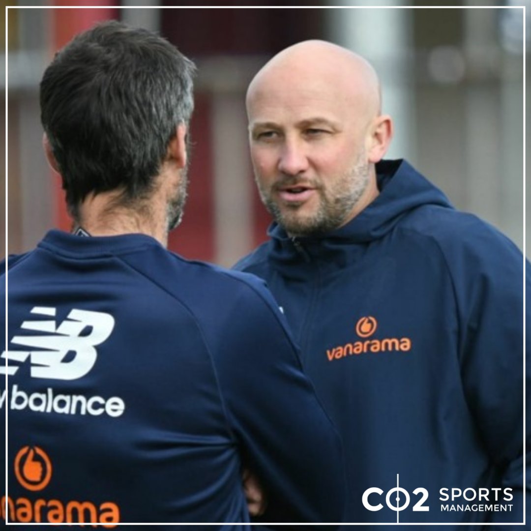 Co2_Sports's tweet photo. ⚽️ | 100 professional victories for Phil Parkinson at Altrincham FC as he also collects the #Vanarama ‘Manager of the week’ award for the second time this season. 👏🏽 

#JointheJourney https://t.co/DOkiOsm0fS