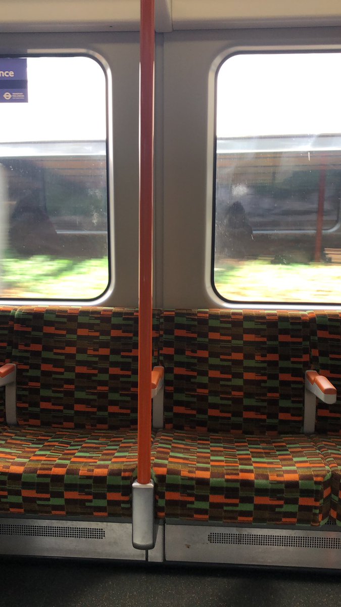 BBCTomEdwards's tweet photo. NEW: Big rise in injuries due to home working say osteopaths. Lack of commuting &amp; poor desk set-up at home not helping. More 1830 @BBCLondonNews @RobinLansman https://t.co/WzXT8uan3n