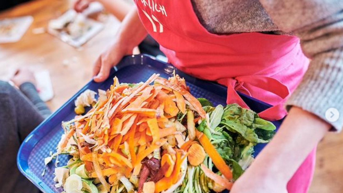 Bioabfälle minimieren &amp; richtig entsorgen: ein Appell unserer Kampagne „Biotonne für Berlin“, da Bioabfall noch zu Biogas &amp; Dünger recycelt werden kann. Noch besser: Abfälle vermeiden! Ideen? Bis 15.10. beim #Ideenwettbewerb #Lebensmittelrettung gewinnen: berlin.de/biotonne