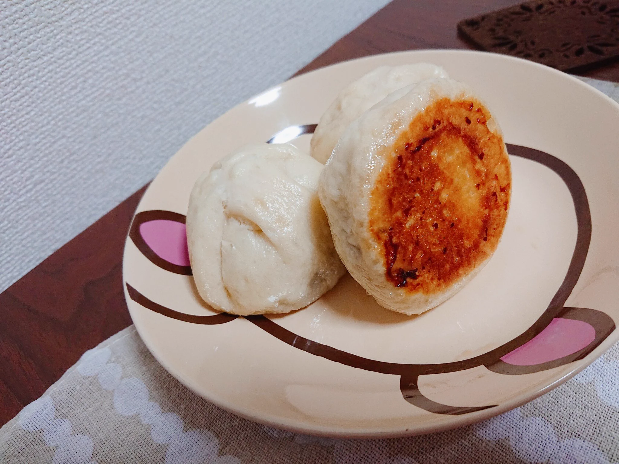 先日作った肉まんはこのレシピ〜！！
初めて作ったから、包み方いびつなのは見逃して🤣  